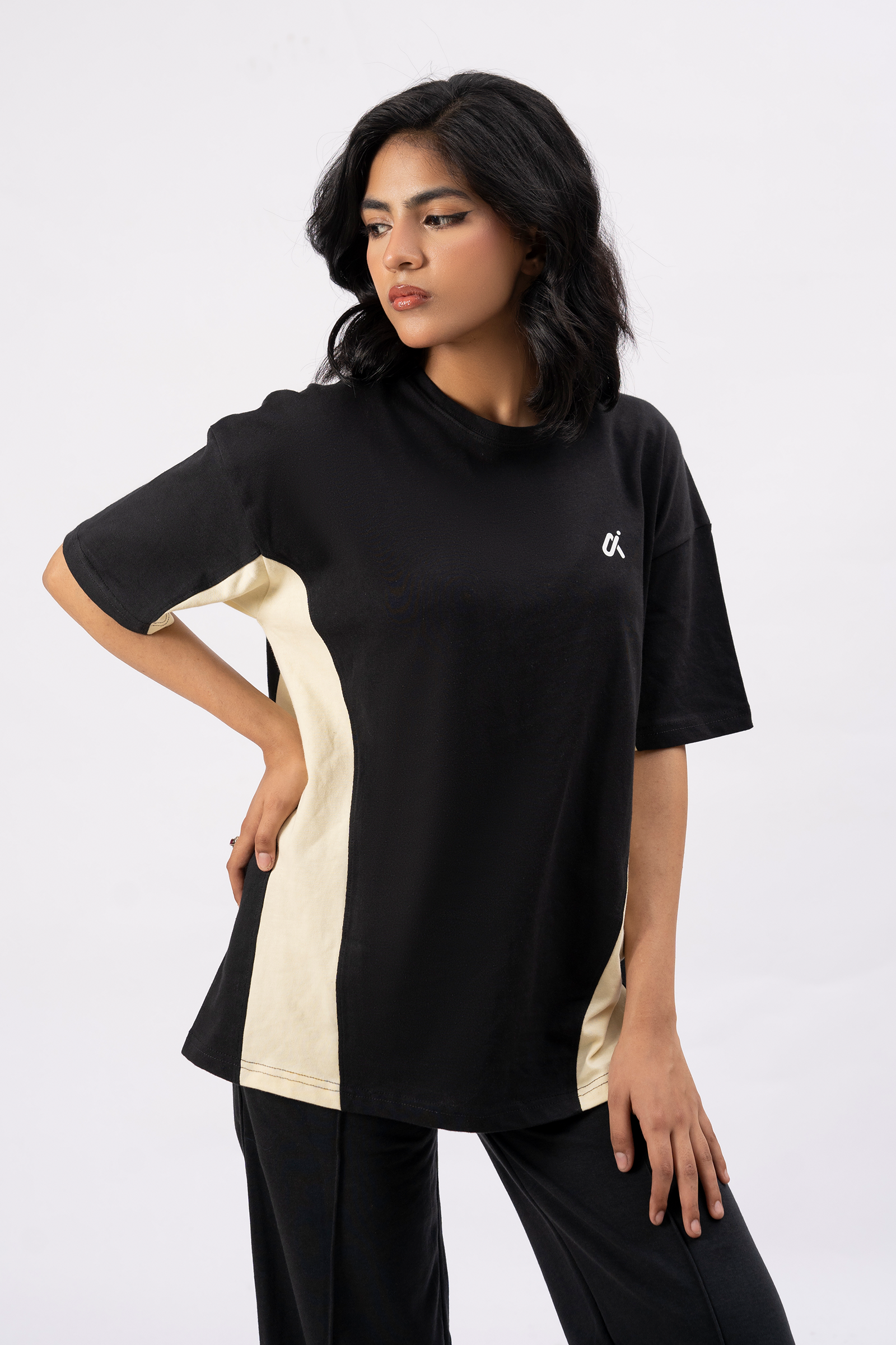 Contour Panel Tee – Black & Sand S4