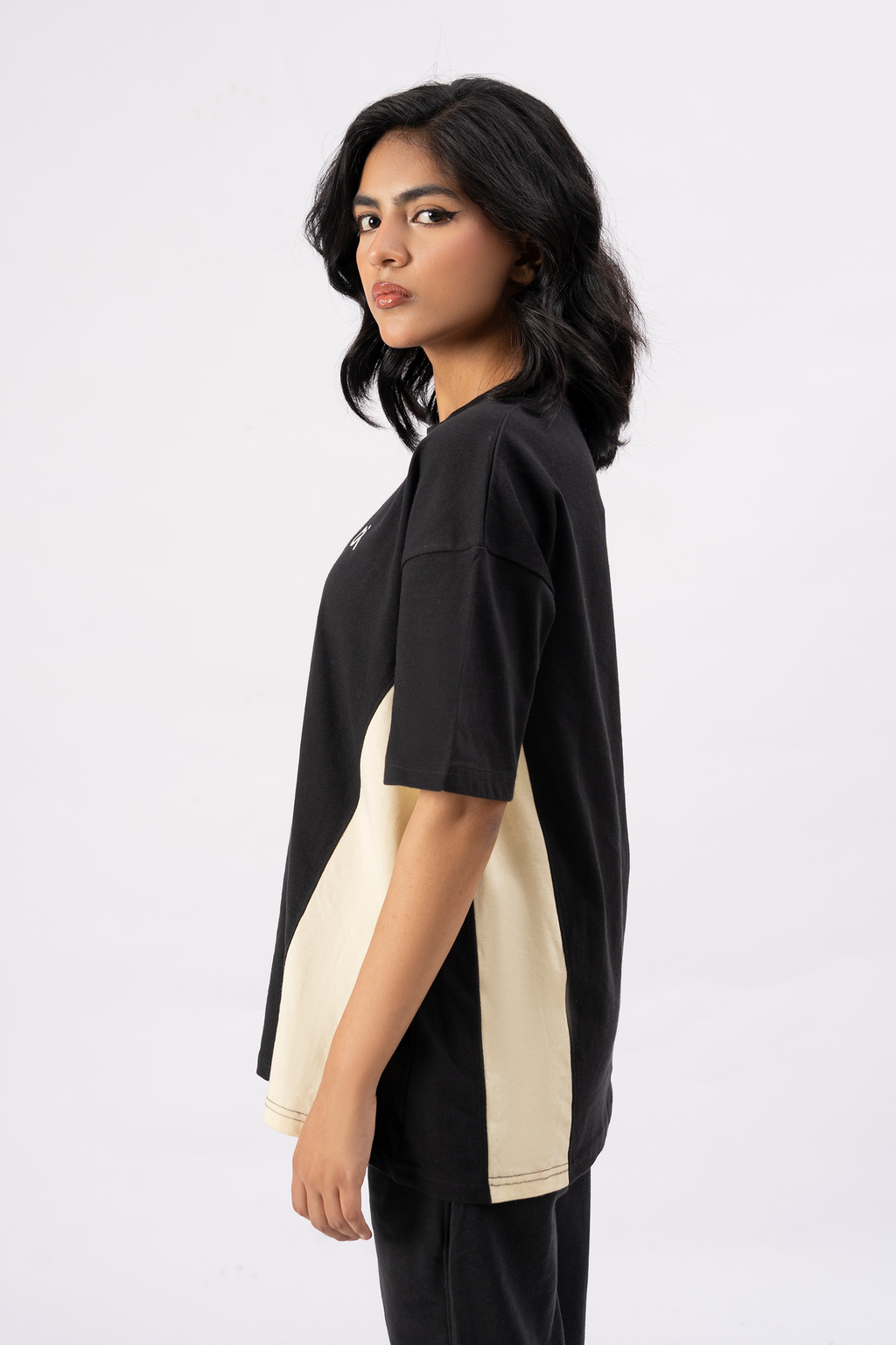 Contour Panel Tee – Black & Sand S4